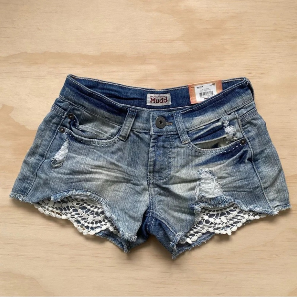 🌻BOGO 50% Off🌻 Mudd peekaboo lace shorts